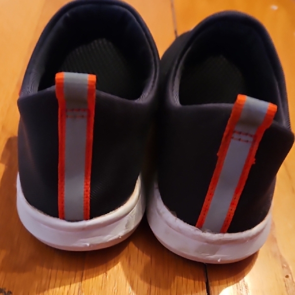 Kids Sz 11 Water Shoes, Mesh Toe, Thick Sole, Velcro - Picture 6 of 14